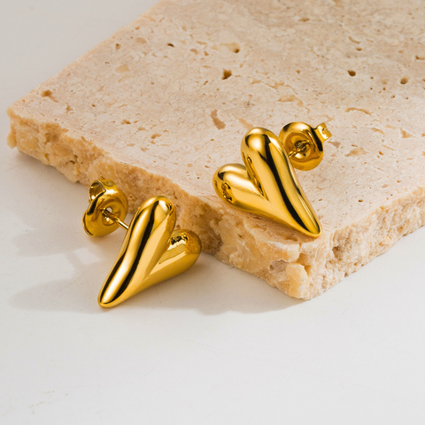 LITTLE HEART STUDS