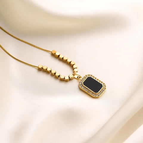 VIRA NECKLACE