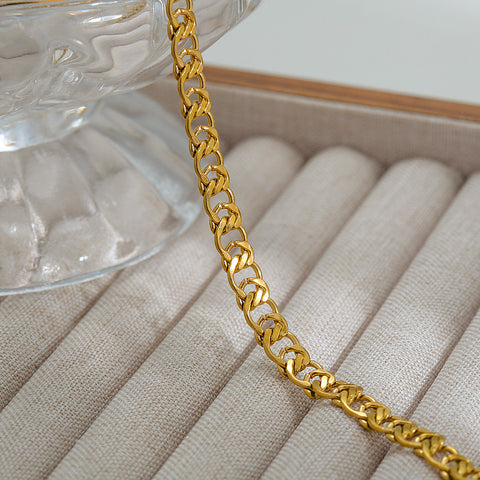 URVASHI NECKLACE