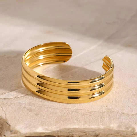 GOLDIE HANDCUFF
