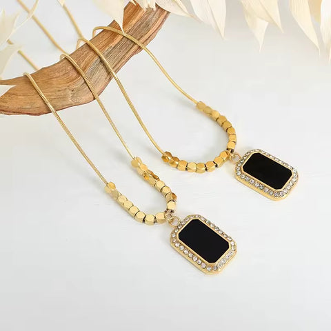 VIRA NECKLACE