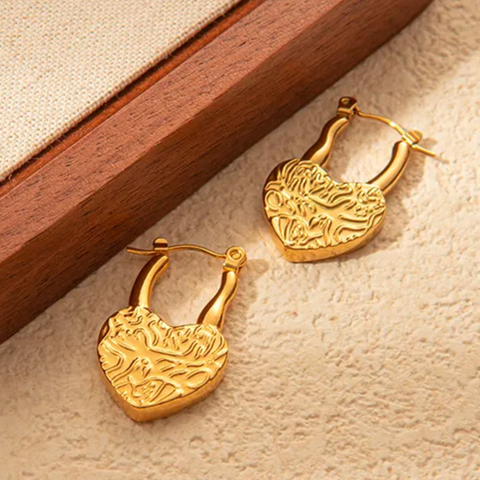 LOVE DANG EARRINGS