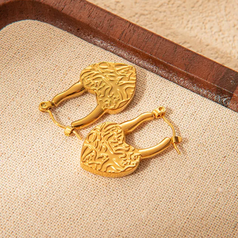 LOVE DANG EARRINGS