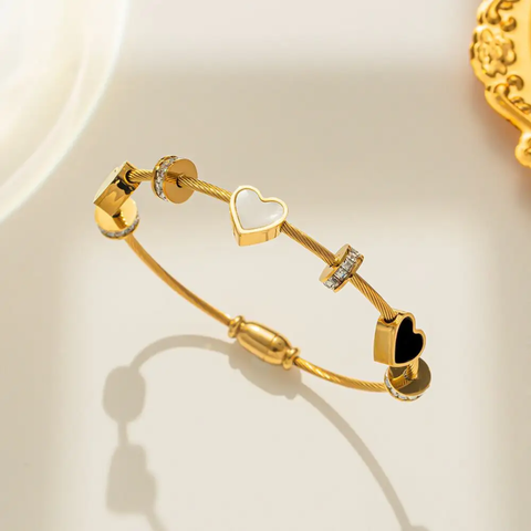 BW  LOVE BANGLE