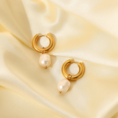 PEARL HOOPS
