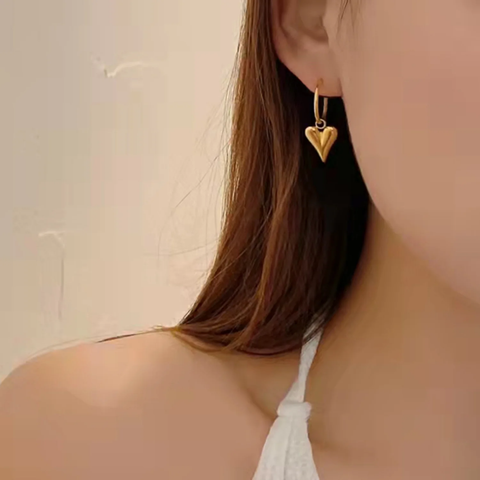 VALENTINE EARRING