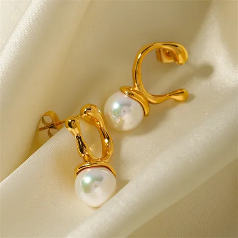 PEARLY EARRINGS