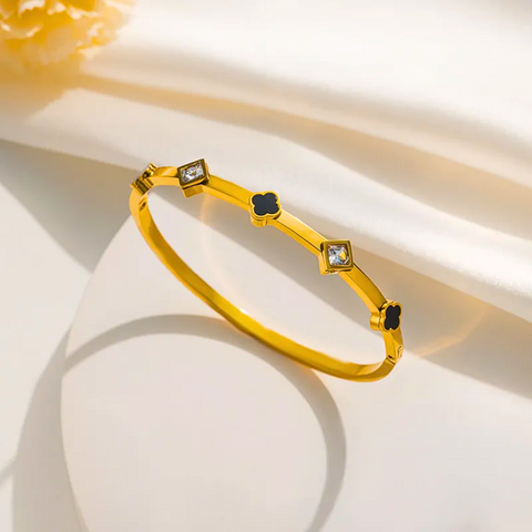 CLOV CLIP BANGLE