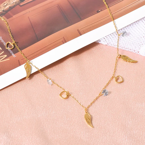 FEATHER NECKLACE