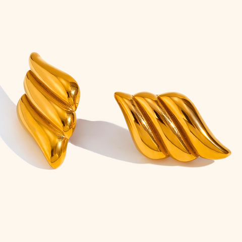 WAVY STUDS