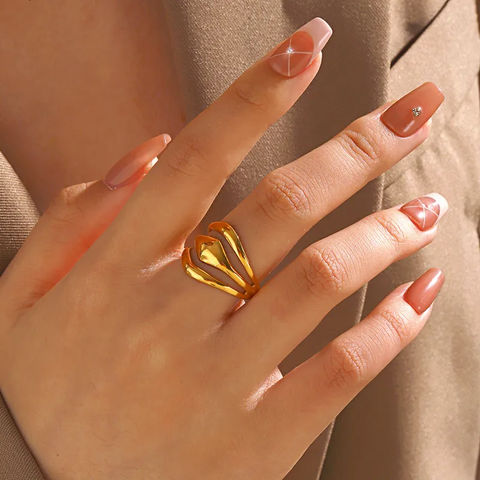 LILI RING (Adjustable)