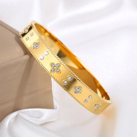 VI BANGLE