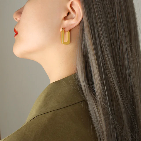 JANVI HOOPS